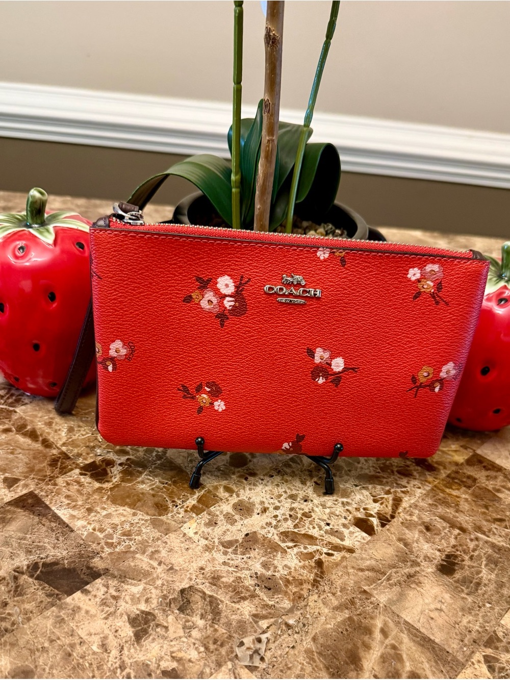 Coach Large Wristlet in Baby Bouquet Print Red Multi